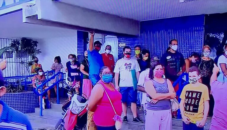 Aglomerações nas agências do INSS marcam retorno do atendimento presencial