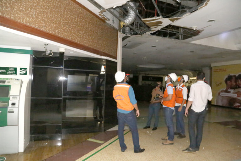 Defesa Civil interdita parte do Shopping Jardins que abrange cerca de 60 lojas