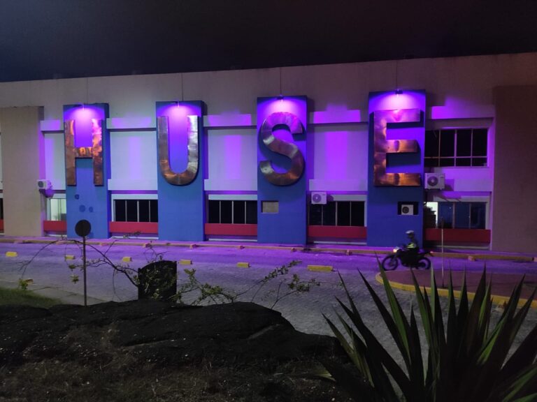 Huse ganha iluminação especial na campanha Outubro Rosa
