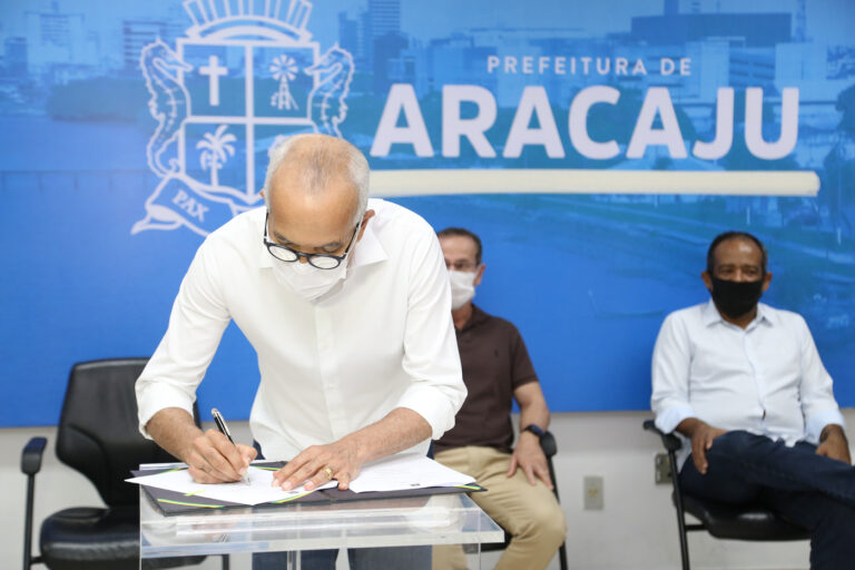 Prefeitura de Aracaju sanciona lei que regulamenta o Refinanciamento de Dívidas