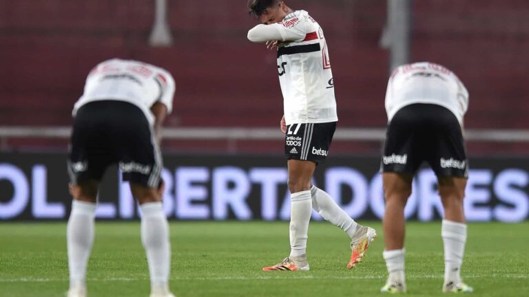 São Paulo perde para o River Plate e está eliminado da Libertadores