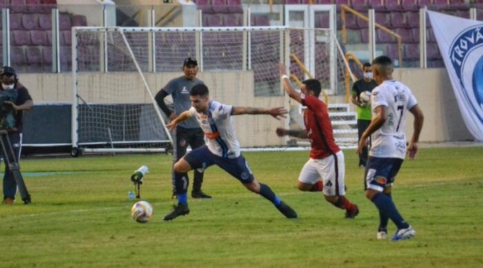 Confiança empata com o Brasil de Pelotas na Arena Batistão