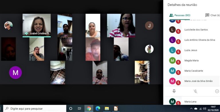 Reuniões de pais online aproximam famílias e escolas