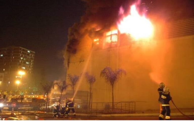 Incêndio no shopping Jardins atingiu duas lojas e um hipermercado