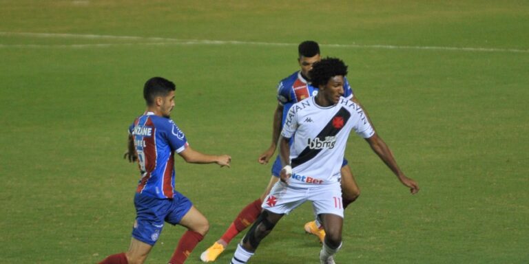 Com três gols no primeiro tempo, Bahia vence o Vasco