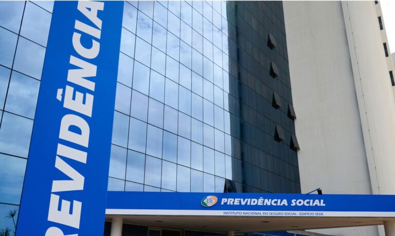Primeira parcela do 13º salário do INSS começa a ser paga nesta quinta, 25