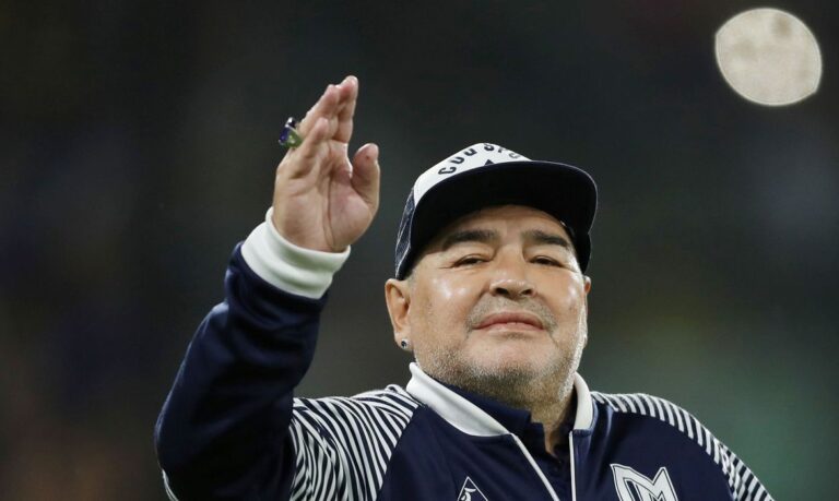 Corpo de Maradona é velado no palácio presidencial da Argentina