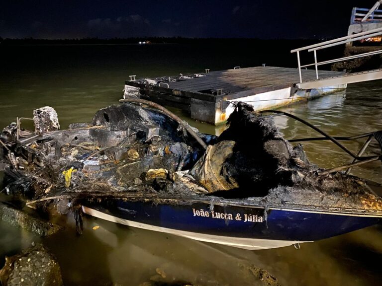 Paranense é preso ao tentar destruir barco com 208kg de haxixe