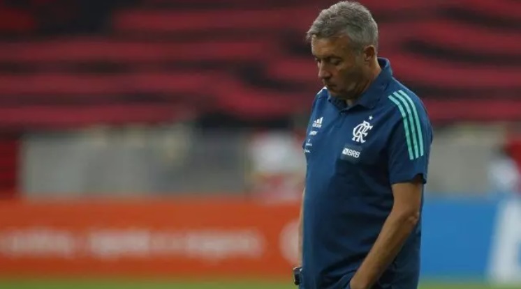 Flamengo anuncia demissão de Domènec Torrent após goleadas no Brasileirão