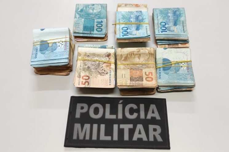 Dupla suspeita de compra de votos é presa com mais de R$50 mil em Pedra Mole