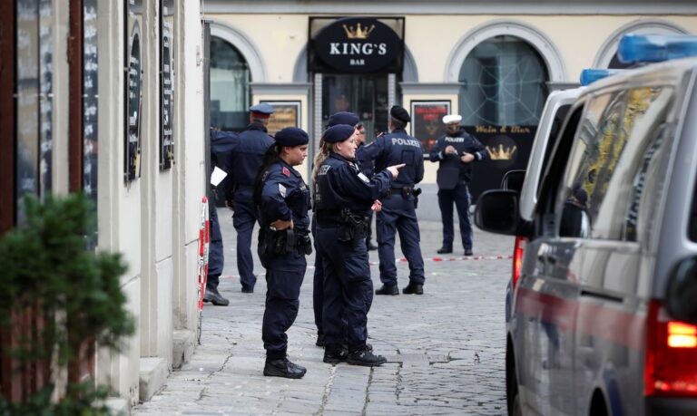 Ministro classifica ataque em Viena como “terrorista islâmico”