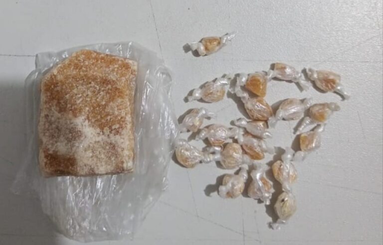 PC prende suspeitos de tráfico e apreende crack e cocaína