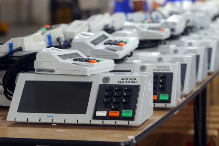 TRE-SE disponibiliza 5.971 urnas eletrônicas entre ativas e reservas para pleito deste domingo