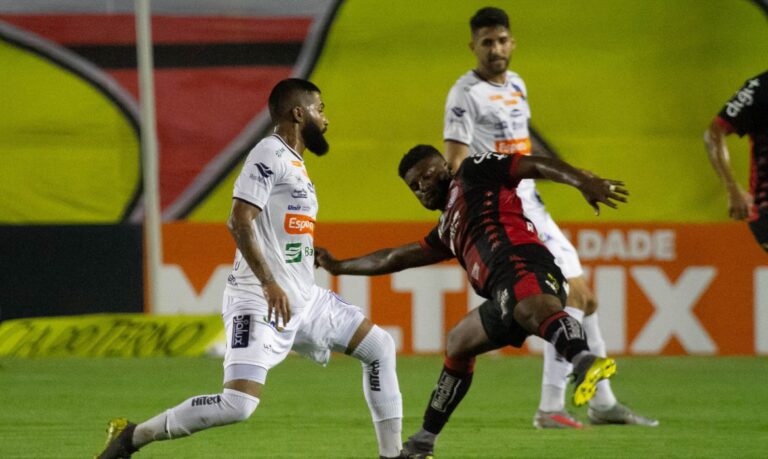 Confiança supera Vitória por 3 a 2 no Barradão
