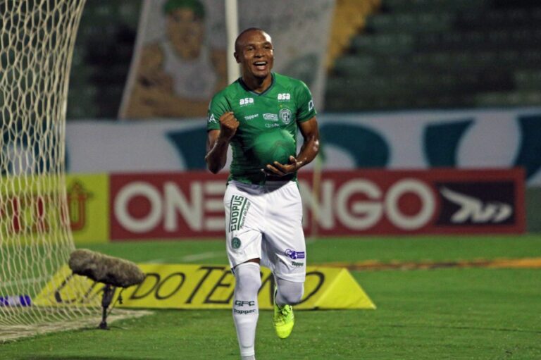 Confiança perde para o Guarani no Brinco de Ouro em SP