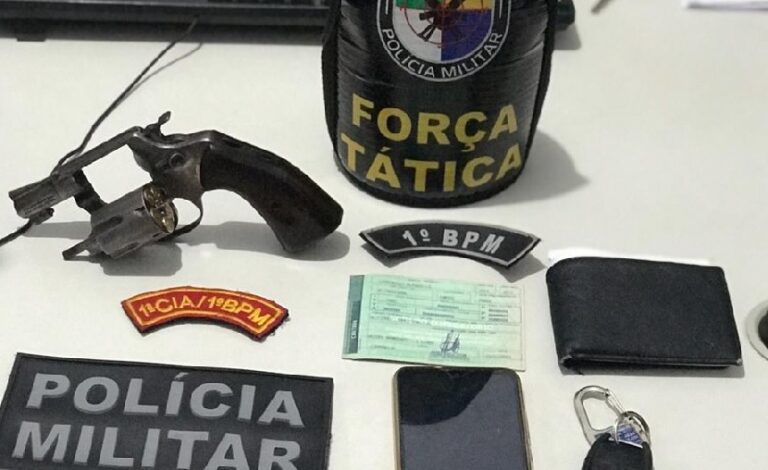 Um homem é preso e outro é morto em troca de tiros com a PM