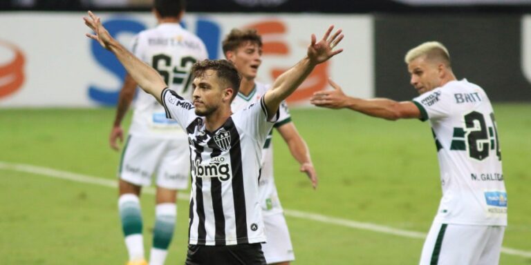 Atlético-MG vence Coritiba e assume vice-liderança do Brasileiro