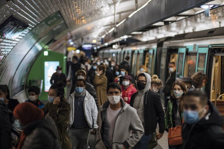 França reabre fronteira com Inglaterra para viajantes sem covid-19