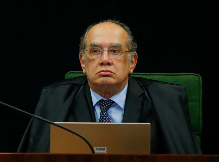 ‘Governantes devem estar à altura do desafio de imunizar a população’, diz Gilmar