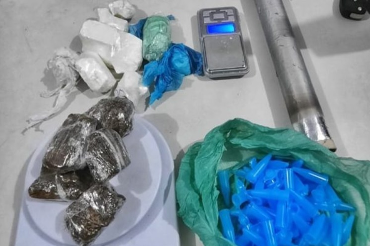 PM prende suspeito por tráfico de drogas no bairro Santa Maria