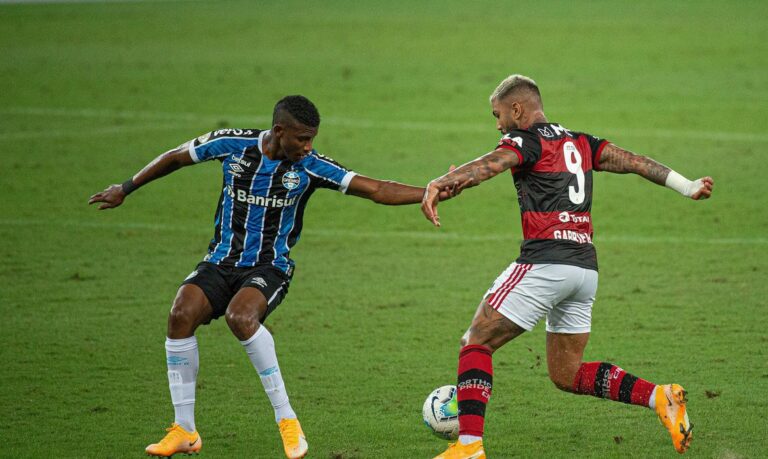 Grêmio e Flamengo fazem jogo atrasado em Porto Alegre