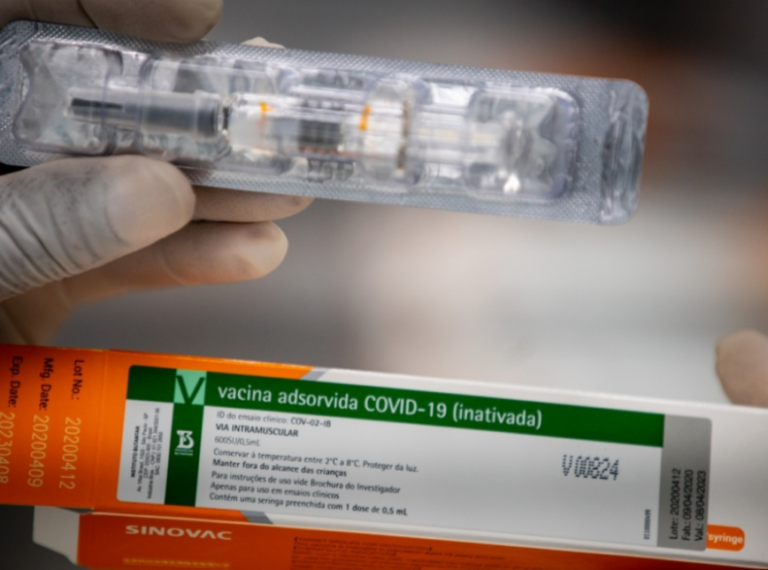 Começa reunião da Anvisa para decidir sobre uso emergencial de vacinas no Brasil