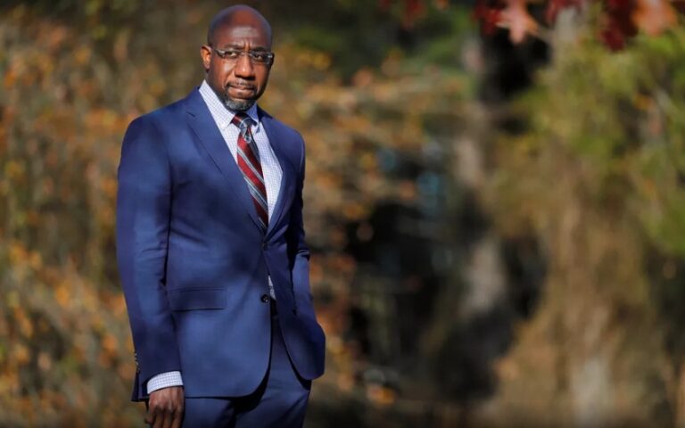 Raphael Warnock faz história ao ser o 1º senador negro eleito pelo estado da Geórgia