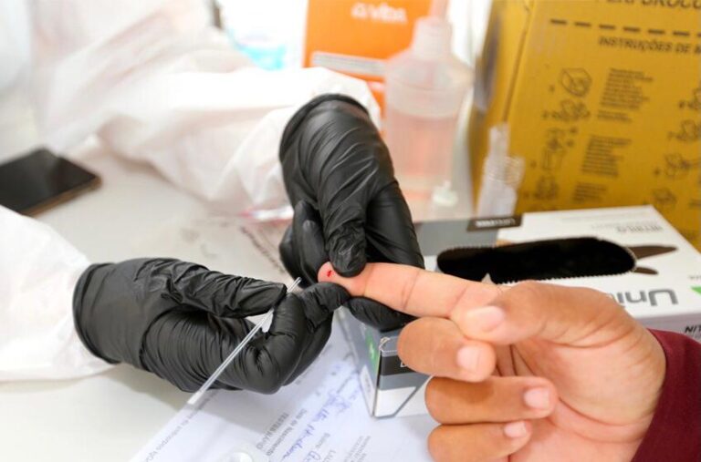 SMS fiscaliza farmácias que realizam testes para detecção da covid