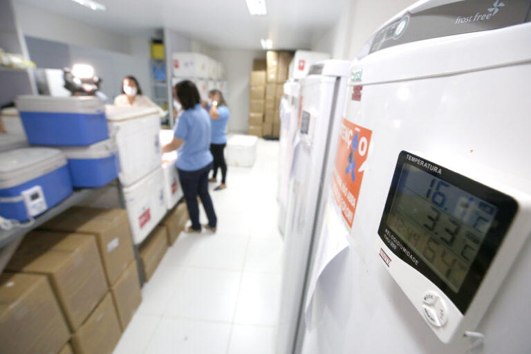 Segunda dose da CoronaVac começa a ser aplicada no próximo dia 8