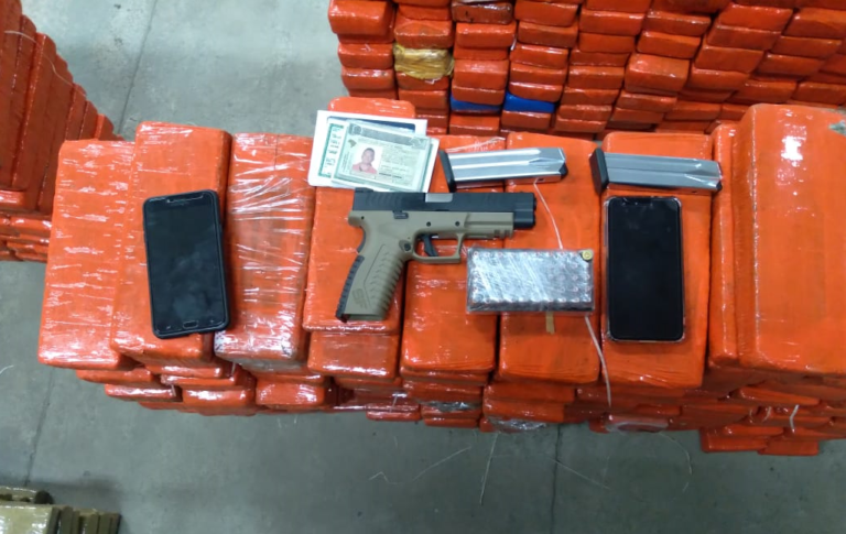 Abordagem da PM e Sefaz resulta na apreensão de cerca de 700kg de maconha