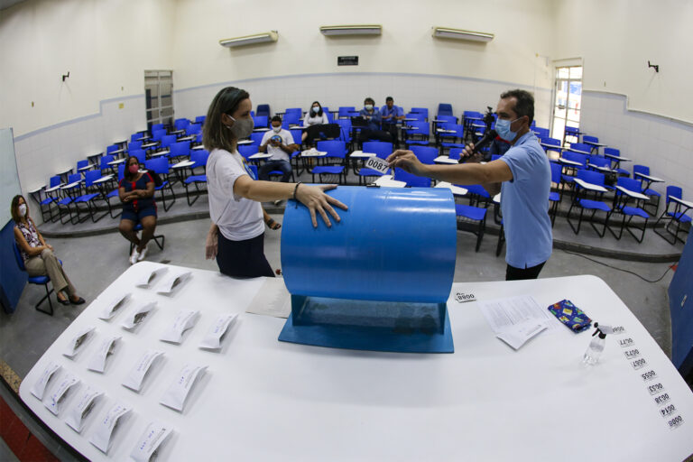 Colégio de Aplicação realiza sorteio público de vagas do 6º ano