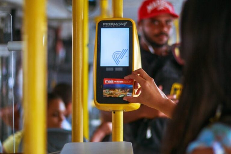 Deputado defende permanência de cobradores no transporte público