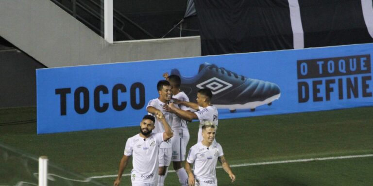 Santos supera Corinthians, afasta rival da briga e se aproxima da Libertadores