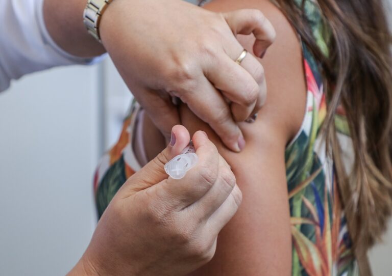 Covid: 53,6% dos profissionais da saúde em SE já receberam a 2ª dose da vacina