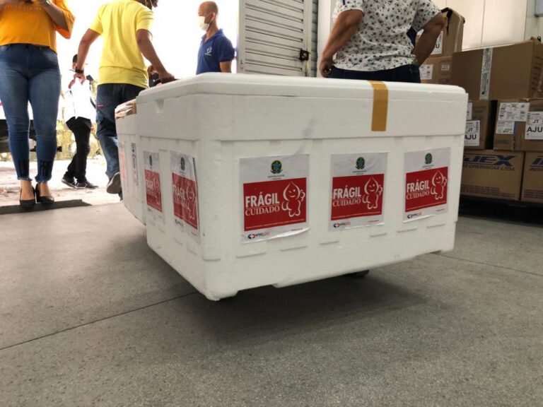 Governo inicia distribuição de mais um lote das vacinas contra a covid-19