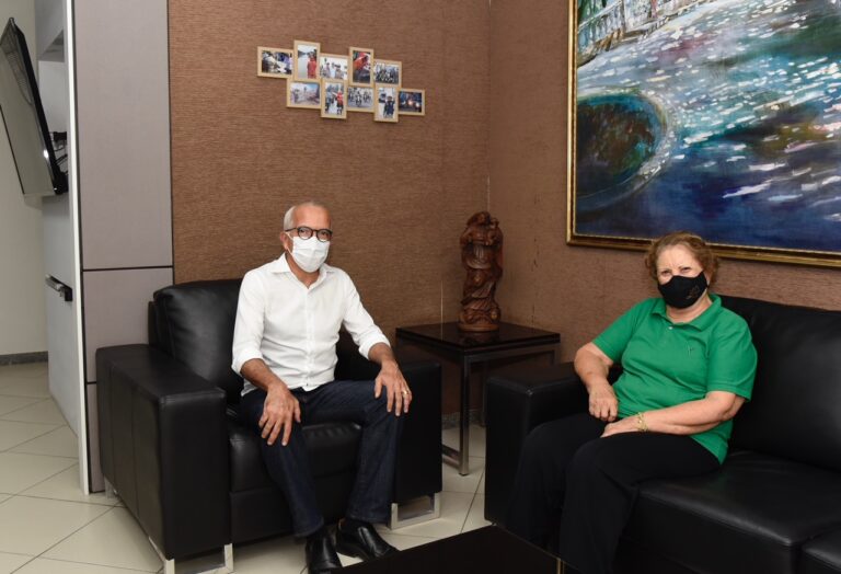 Prefeito se reúne com Maria do Carmo e apresenta demandas de Aracaju