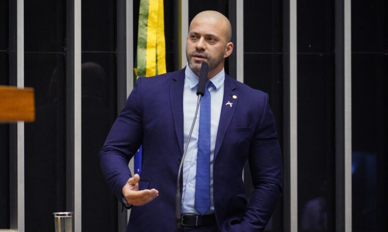 Silveira se recusa a receber ordem do STF para voltar a usar tornozeleira