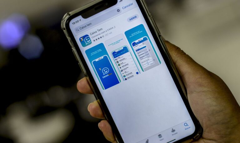 Caixa chama cadastrados no auxílio emergencial para renovação de dados