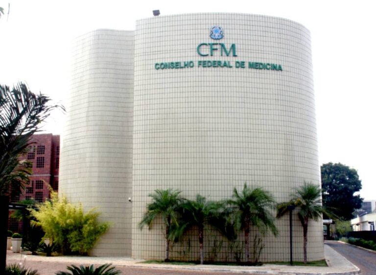 Atuação do Conselho Federal de Medicina durante a epidemia é questionado