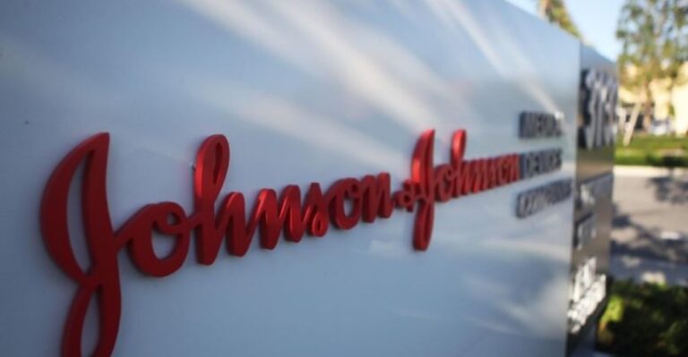 Johnson & Johnson abre vagas para trainee internacional e paga R$ 7 mil