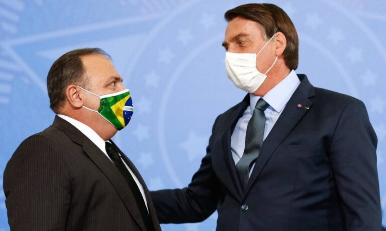 Pazuello resiste a pressão e nega saída do governo
