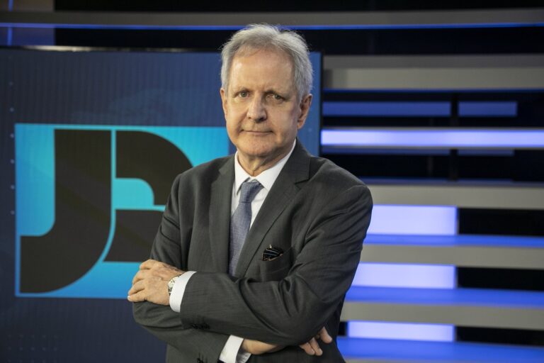 “Quem mente é Belivaldo”, afirma jornalista Augusto Nunes
