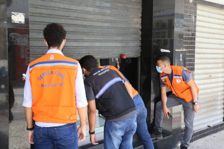 Fiscalização avalia cumprimento de medidas restritivas no Centro de Aracaju