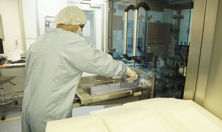 Fiocruz espera produzir um milhão de vacinas por dia contra a Covid-19