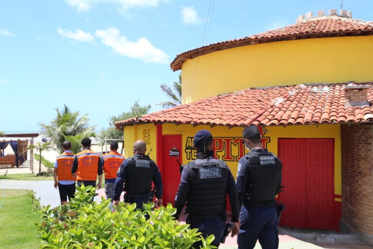 Bares e restaurantes das praias de Aracaju são fiscalizados neste domingo (14)