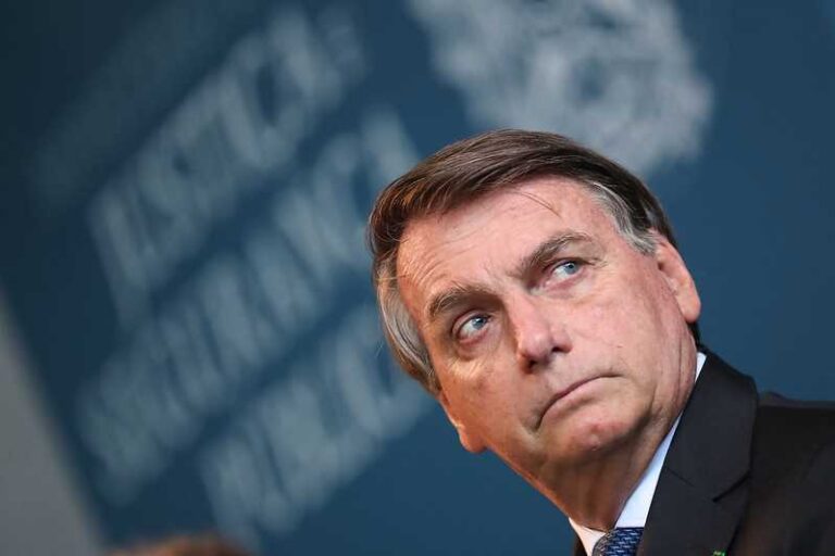 Bolsonaro passará por sétima cirurgia após facada em 2018
