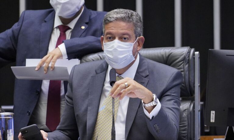 Leitura do relatório da Reforma Tributária será feito até o dia 3, diz Lira