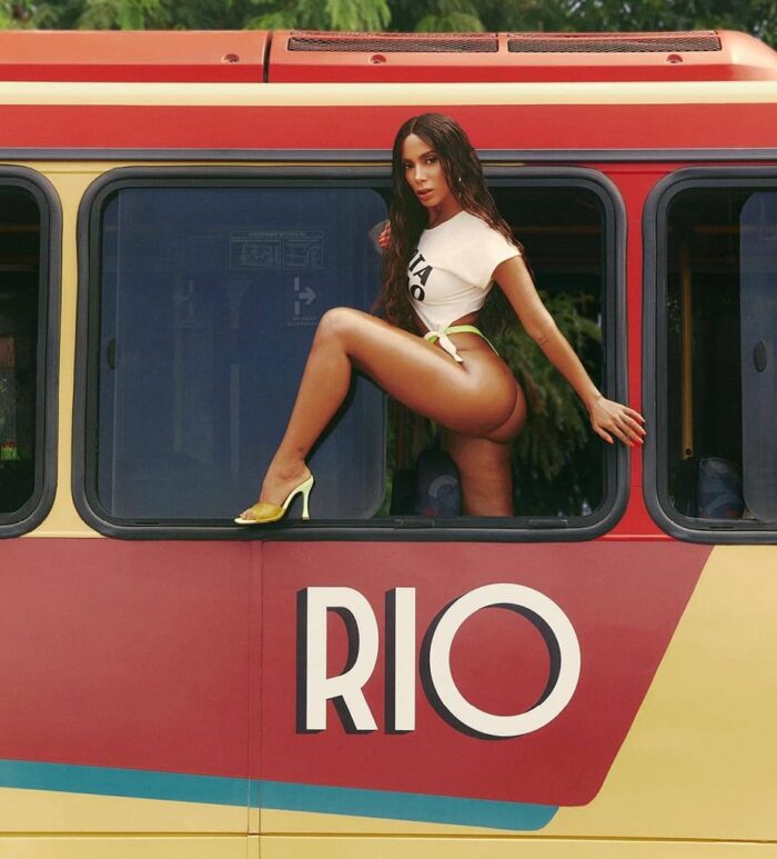 Anitta anuncia que o single “Girl from Rio” será lançado dia 30 de abril