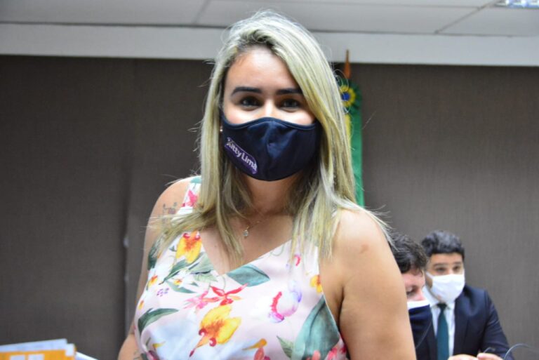“Governo deve fazer muito mais”, afirma Kitty Lima após PLs aprovados na Alese