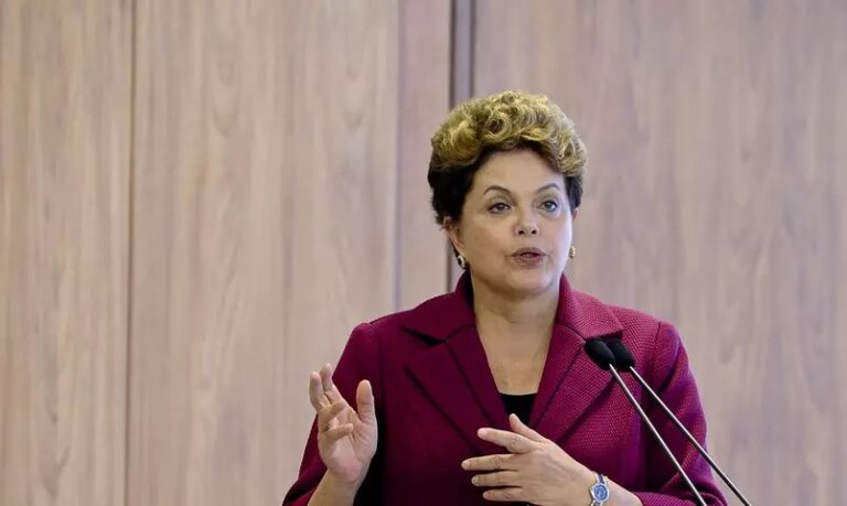 Dilma é eleita presidente do banco dos Brics